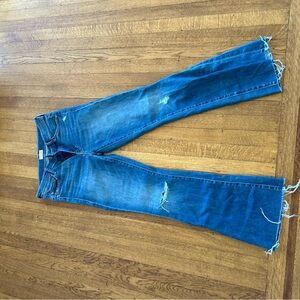 Mother Weekender Ankle Fray Jean. Medium wash. Size 26. Barely worn
